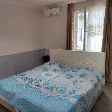 Guest House Koba Batumi Exterior foto