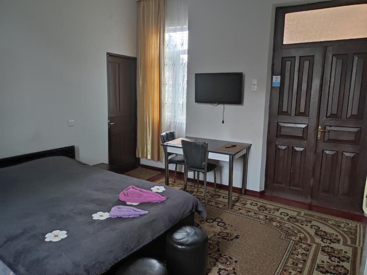 Guest House Koba Batumi Exterior foto