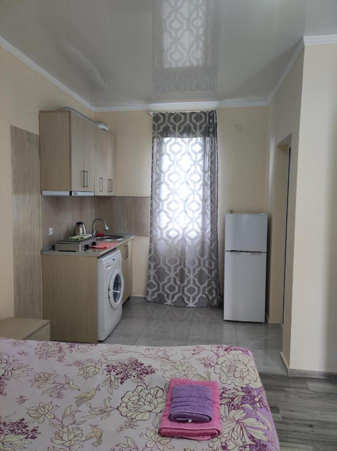 Guest House Koba Batumi Exterior foto