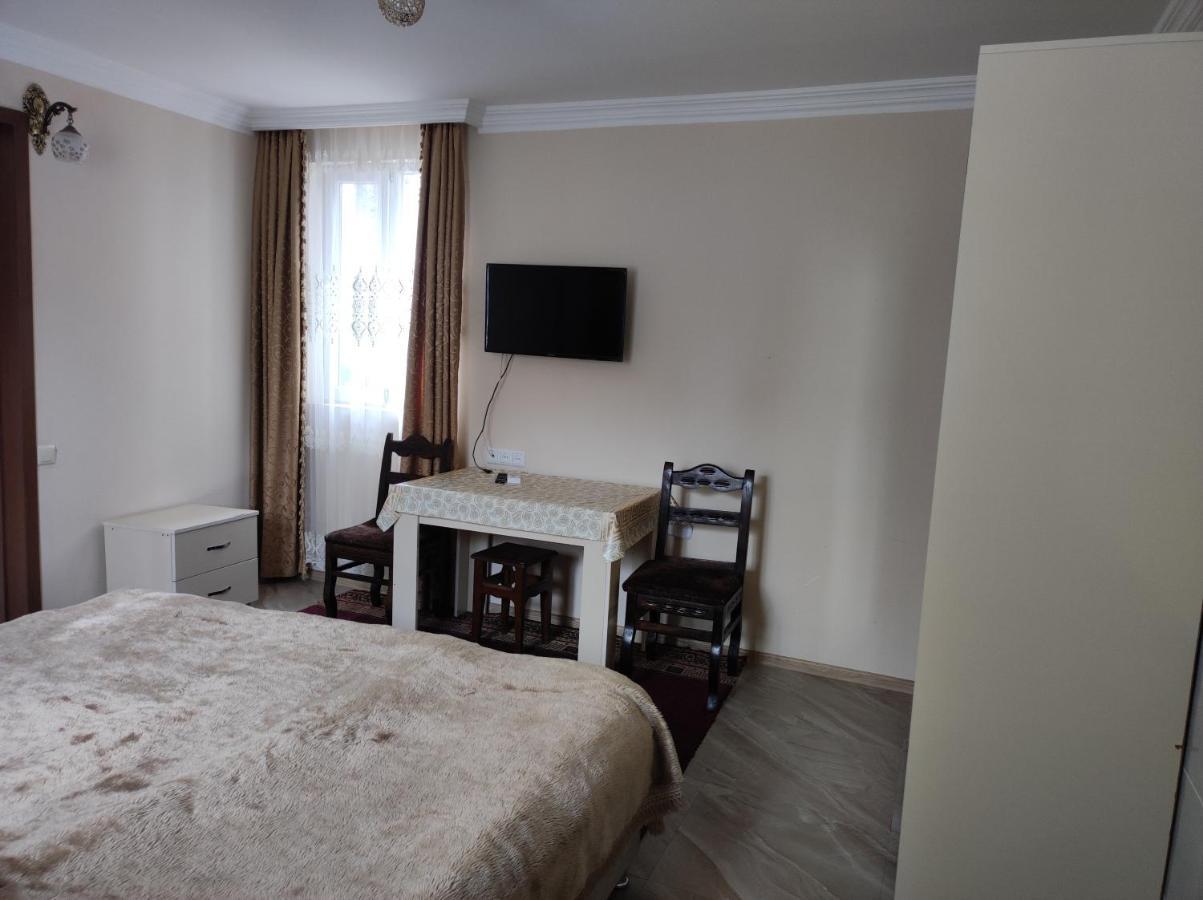 Guest House Koba Batumi Exterior foto